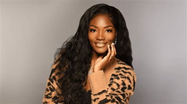 Who is Ashley Grayson? Facts about the indicted scammer