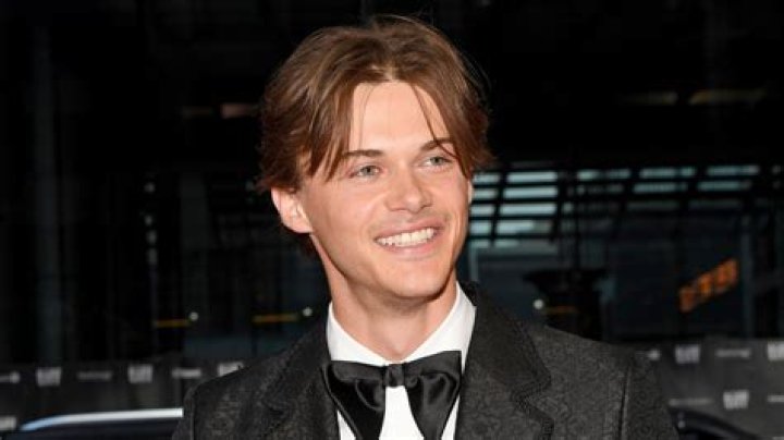 
Who is Christopher Briney? Is The Actor G*y Or B******l? 