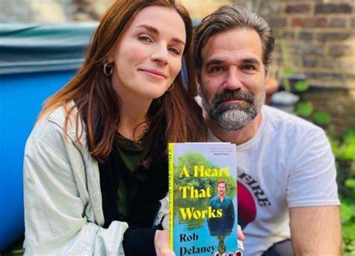 
Who Is Leah Delaney? Wife Of American Writer Rob Delaney – Here’s What We Know 