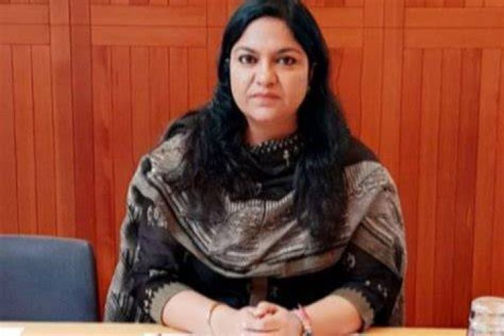 
Who Is Puja Singhal IAS? Jharkhand Mining Secretary Under Scrutiny After 17 Crore Raid 
