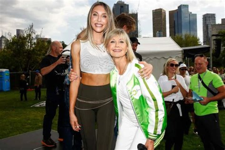
Who Were Olivia Newton-John Parents Brinley And Irene Born? Where Is Her Daughter Chloe Lattanzi Now? 